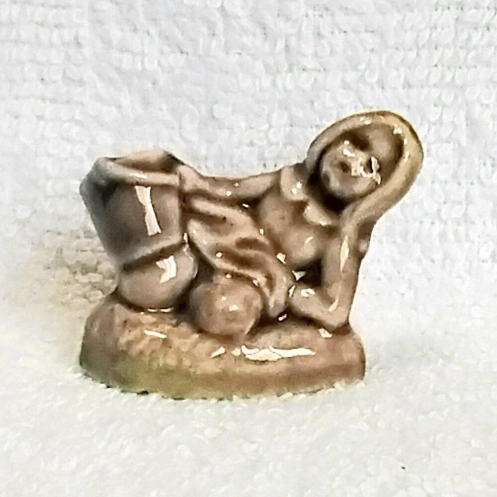 4/$20 Series 2 Rhymes (1971-'79) Wade Red Rose Tea Jill Error Figurine!!